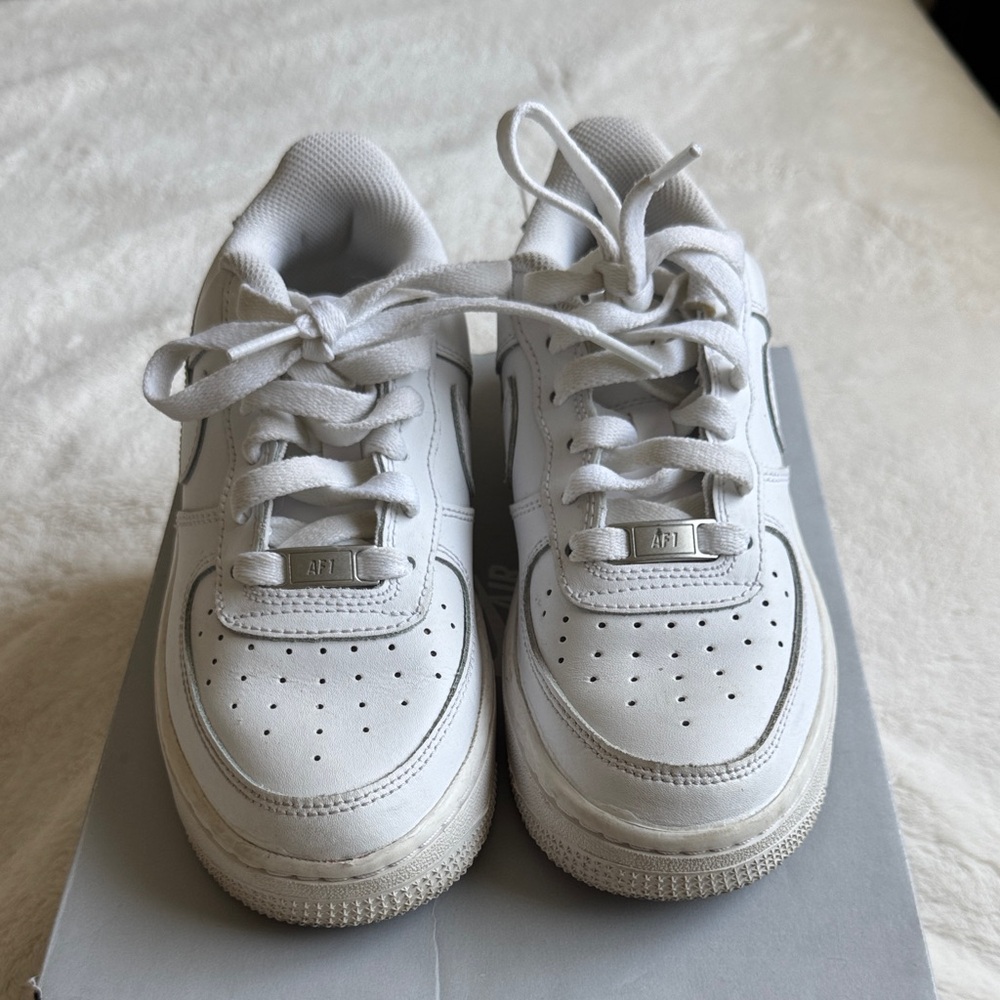 Kid Big Kids size 4 Nike Air Force 1 LE - Picture 8 of 14